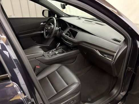 Used 2022 Cadillac XT4 Sport image 24