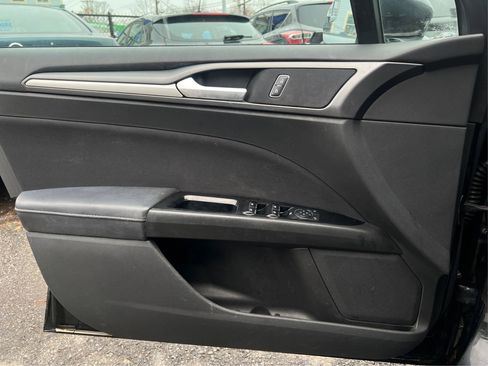 Used 2016 Ford Fusion SE image 22