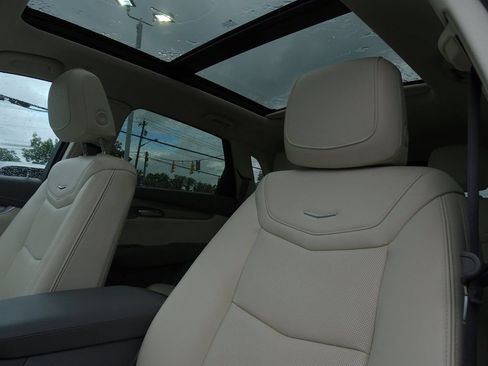 Used 2024 Cadillac XT5 Premium Luxury AWD/4WD image 10