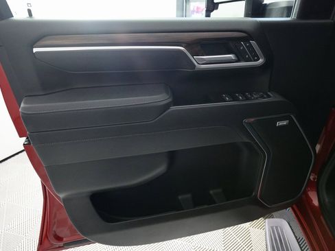 Used 2025 GMC Sierra 2500 SLT w/ SLT Premium Package image 15