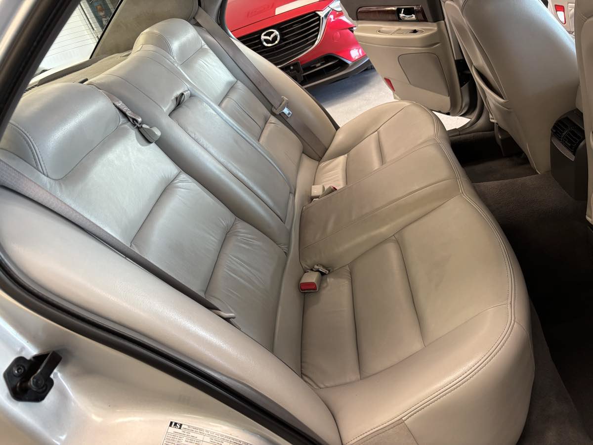 Used 2000 Lincoln LS RWD image 25