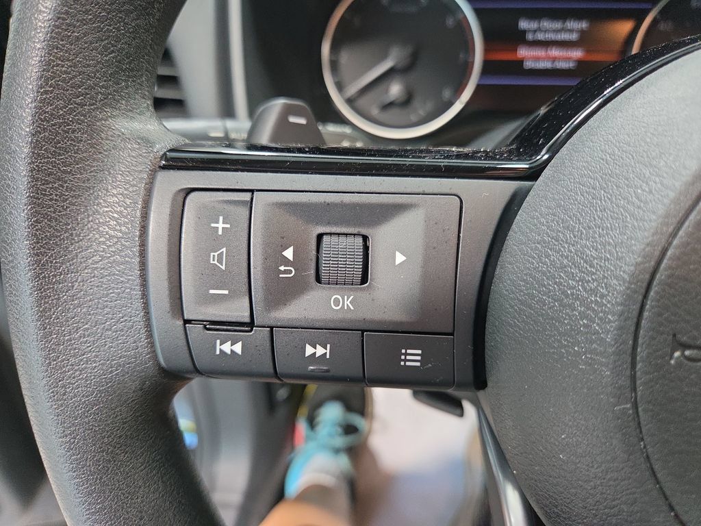 Used 2023 Nissan Rogue SV AWD/4WD image 31