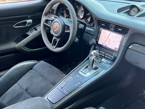 Used 2018 Porsche 911 GT3 RWD image 17
