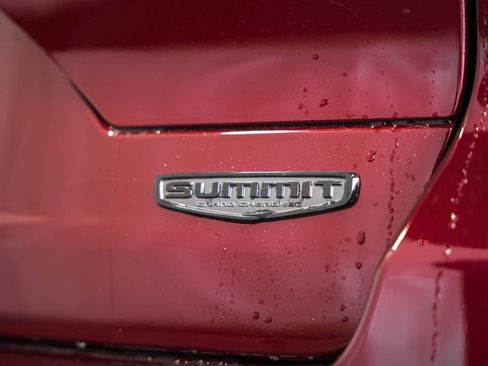 New 2025 Jeep Grand Cherokee Summit image 7