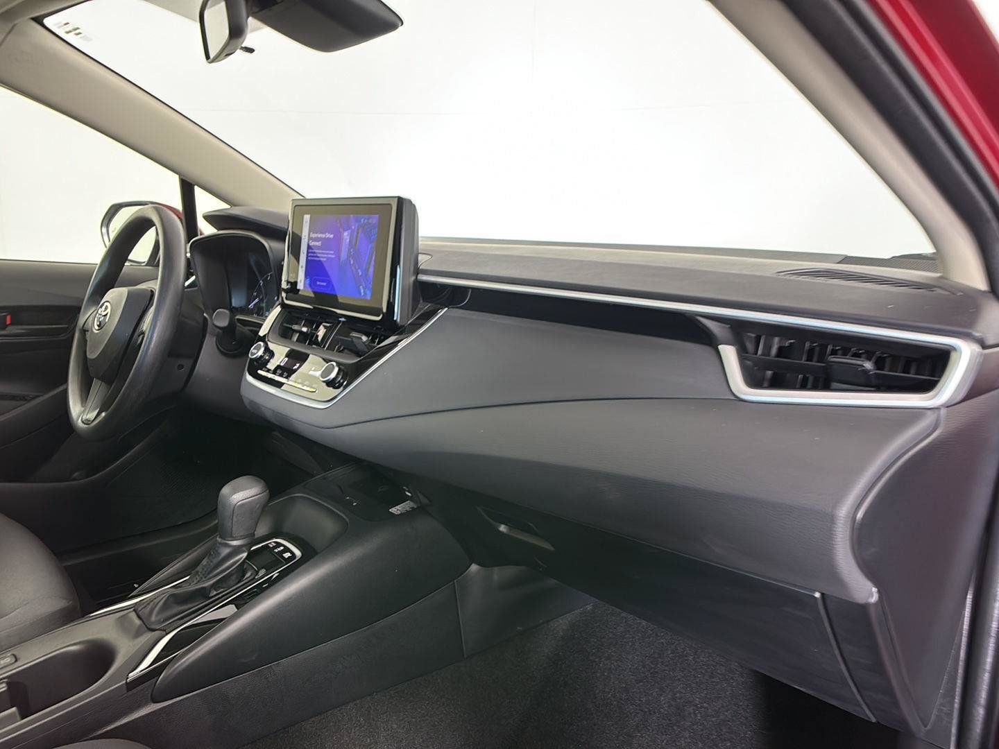 Used 2025 Toyota Corolla LE w/ LE Premium Package FWD image 25