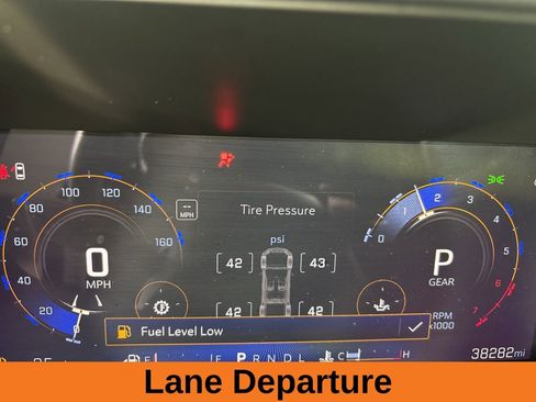 Used 2024 Chevrolet Colorado W/T image 12