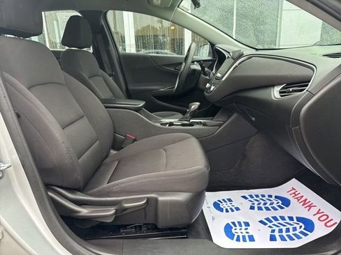 Used 2022 Chevrolet Malibu LT image 34