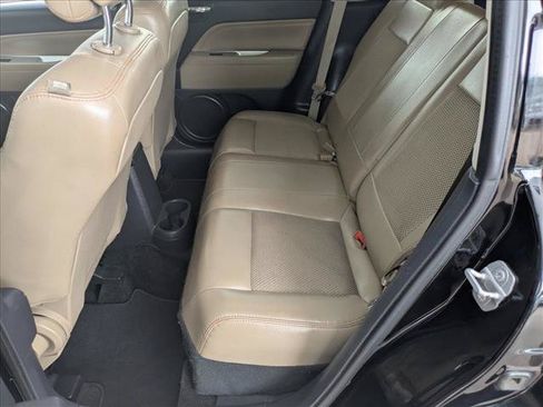Used 2015 Jeep Compass Latitude AWD/4WD image 16
