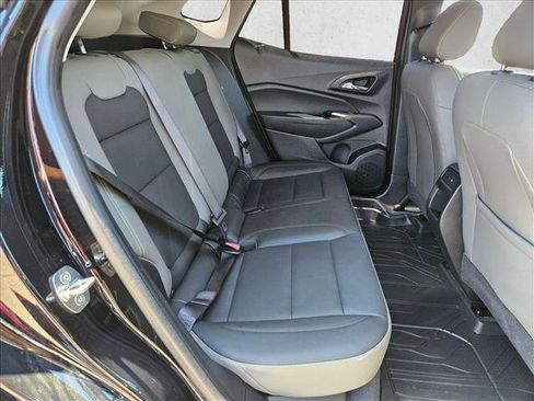 Used 2024 Chevrolet Trax ACTIV w/ Sunroof Package FWD image 23