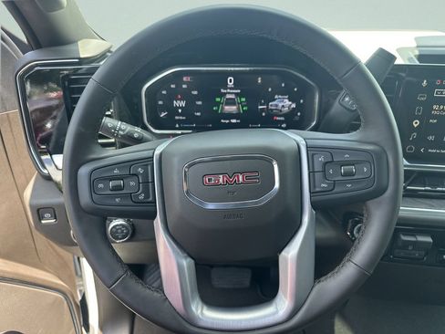 Used 2026 GMC Sierra 1500 SLT AWD/4WD image 15