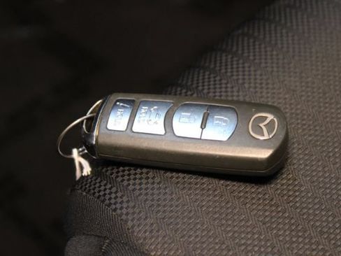 Used 2014 MAZDA MAZDA3 i Sport FWD image 11
