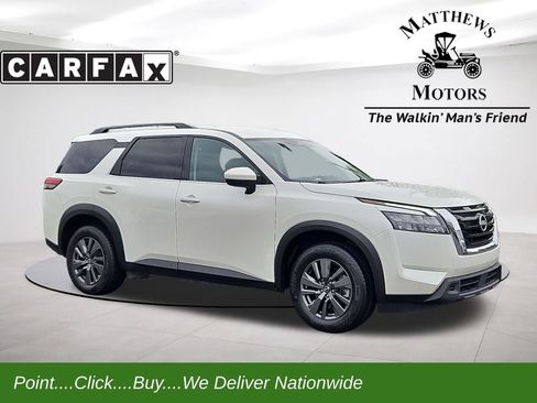 Used 2024 Nissan Pathfinder SV FWD image 1