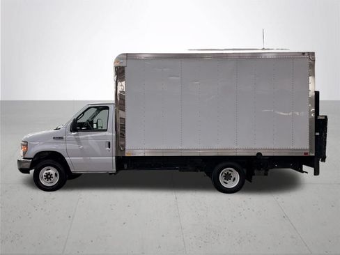 Used 2016 Ford E-450 and Econoline 450 Super Duty w/ Power Windows & Locks Group RWD image 12