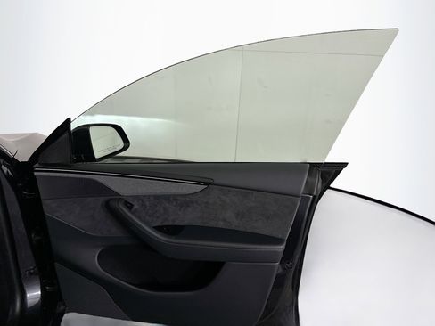 Used 2026 Tesla Model Y 2WD image 30