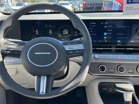 Certified 2024 Hyundai Kona SE image 7