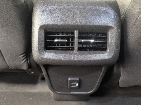 Used 2019 Chevrolet Equinox LT FWD image 22