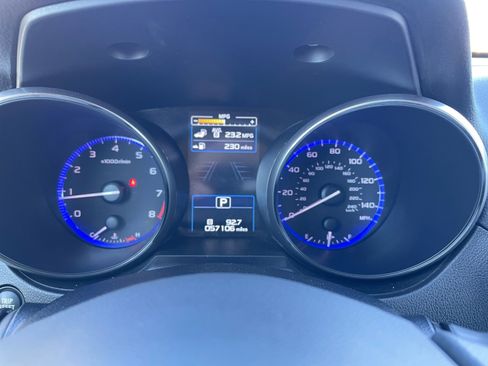 Used 2017 Subaru Outback 2.5i Premium image 3