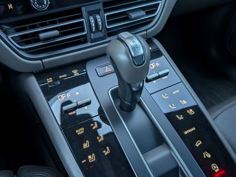 Certified 2024 Porsche Macan GTS image 21