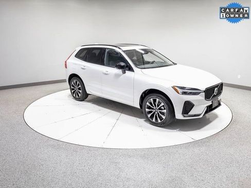 Used 2025 Volvo XC60 B5 Plus image 27