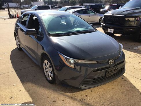 Used 2023 Toyota Corolla LE image 6