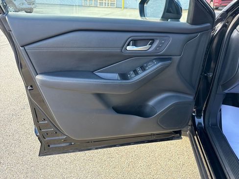 Certified 2024 Nissan Rogue SL w/ SL Premium Package image 12