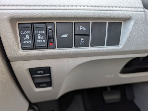 New 2026 Honda Odyssey Touring image 22