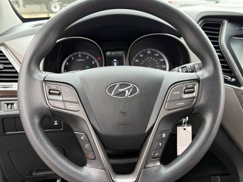 Used 2017 Hyundai Santa Fe SE AWD/4WD image 14