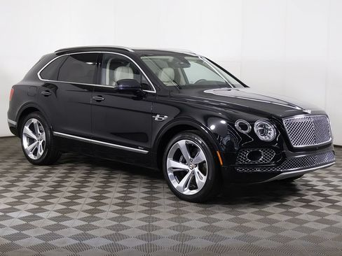 Used 2020 Bentley Bentayga Plug-In Hybrid AWD/4WD image 2