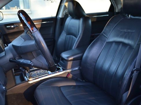 Used 2008 Chrysler 300 C image 10