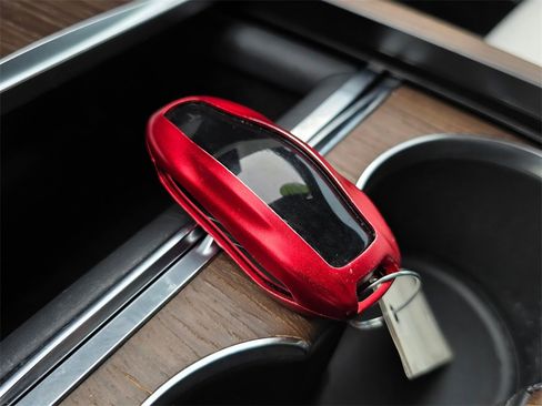 Used 2021 Tesla Model S Plaid image 27