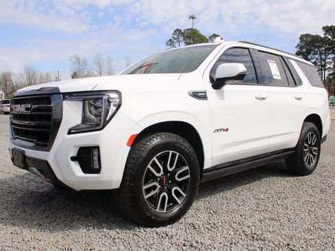 Used 2022 GMC Yukon AT4 image 3