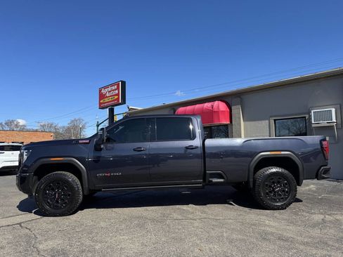 Used 2024 GMC Sierra 2500 AT4 w/ AT4 Premium Plus Package image 6