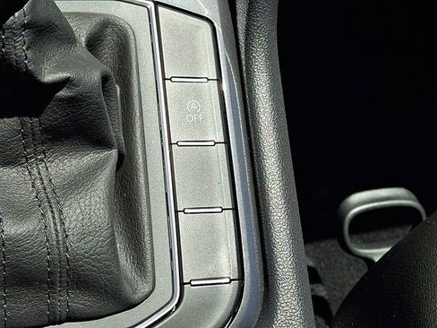 Used 2020 Volkswagen Tiguan SE w/ Panoramic Sunroof Package AWD/4WD image 26