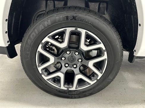 Used 2025 RAM 1500 Laramie image 68