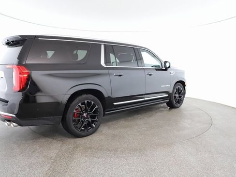 Used 2023 GMC Yukon XL Denali image 18