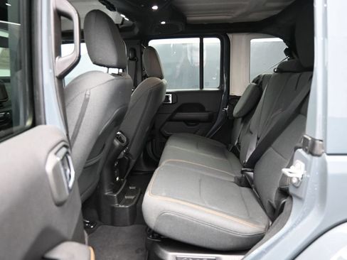 Used 2025 Jeep Wrangler Unlimited Sahara AWD/4WD image 25
