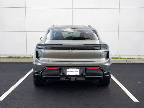 Certified 2025 Porsche Macan Turbo Electric AWD/4WD image 7