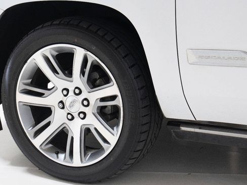 Used 2016 Cadillac Escalade ESV Premium AWD/4WD image 73