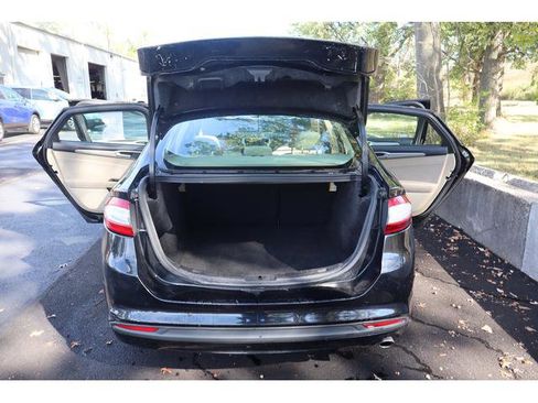 Used 2016 Ford Fusion SE image 15