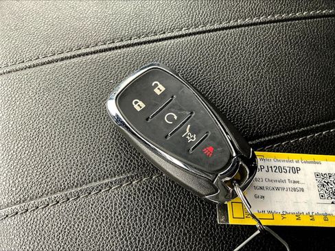 Used 2023 Chevrolet Traverse LT FWD image 33