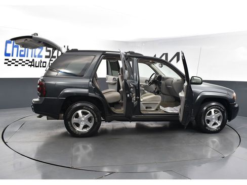 Used 2005 Chevrolet TrailBlazer LS w/ LS Preferred Equipment Group AWD/4WD image 36
