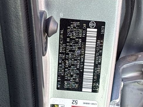 Used 2020 Toyota Camry SE FWD image 29