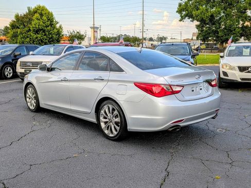 Used 2011 Hyundai Sonata SE w/ Navigation & Sunroof Pkg 4 FWD image 8