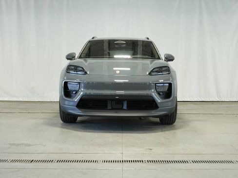 Certified 2025 Porsche Macan 4S Electric AWD/4WD image 10