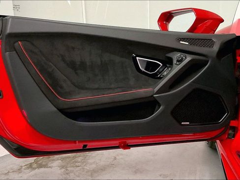 Used 2021 Lamborghini Huracan EVO RWD image 19