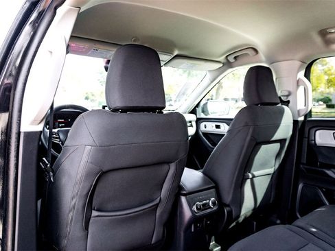 Used 2025 Ford Explorer Active image 28