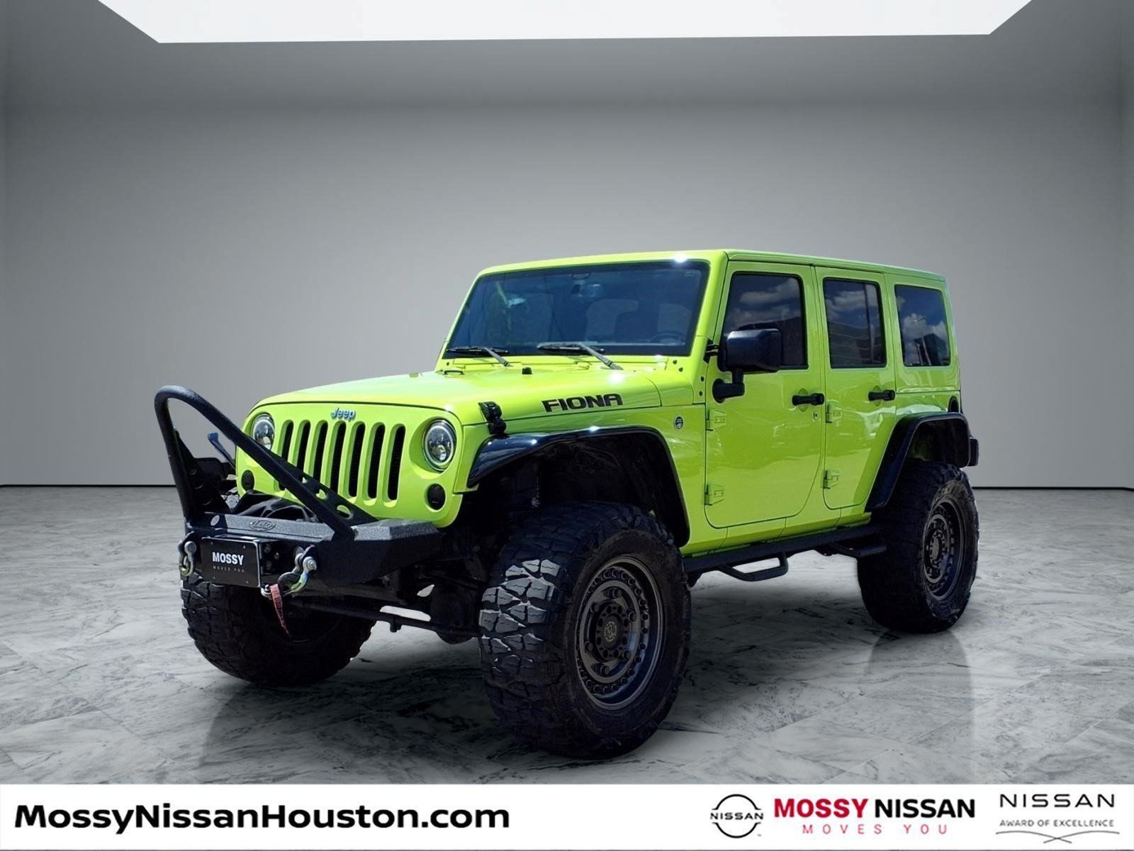 Used 2016 Jeep Wrangler Unlimited Rubicon w/ Connectivity Group AWD/4WD image 4