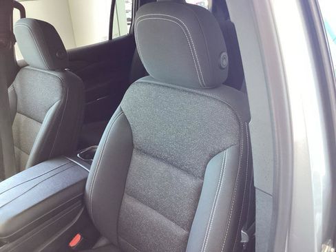 Used 2024 Chevrolet Traverse LT FWD image 10