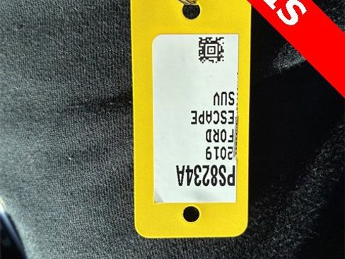 Used 2019 Ford Escape SE image 32