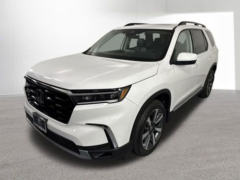 Certified 2025 Honda Pilot Touring image 27